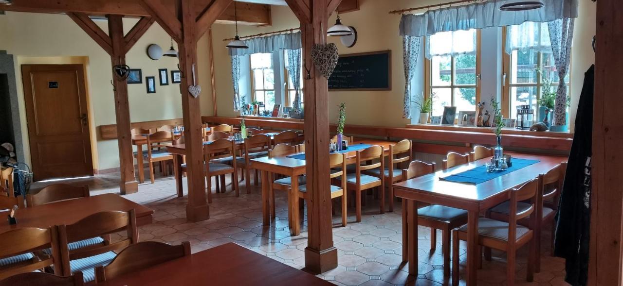 Hotel Zlaty Potok Nicov  Экстерьер фото