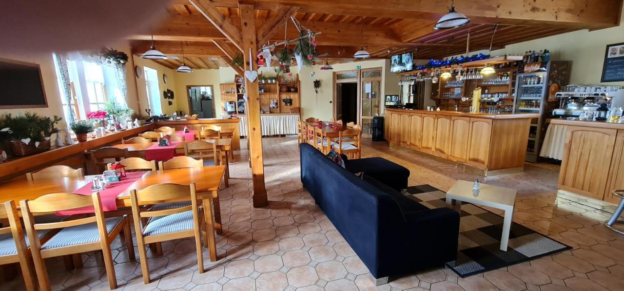Hotel Zlaty Potok Nicov  Экстерьер фото