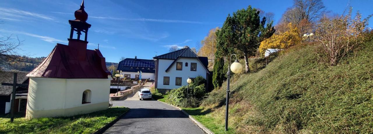 Hotel Zlaty Potok Nicov  Экстерьер фото